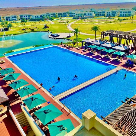 Retaj Salwa Resort & Spa Al Rayyan Exterior foto The pool at the Al-Jazair Resort