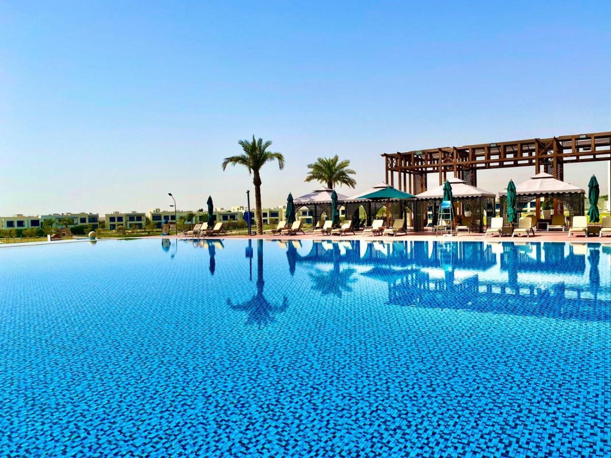 Retaj Salwa Resort & Spa Al Rayyan Exterior foto The swimming pool at the clubhouse