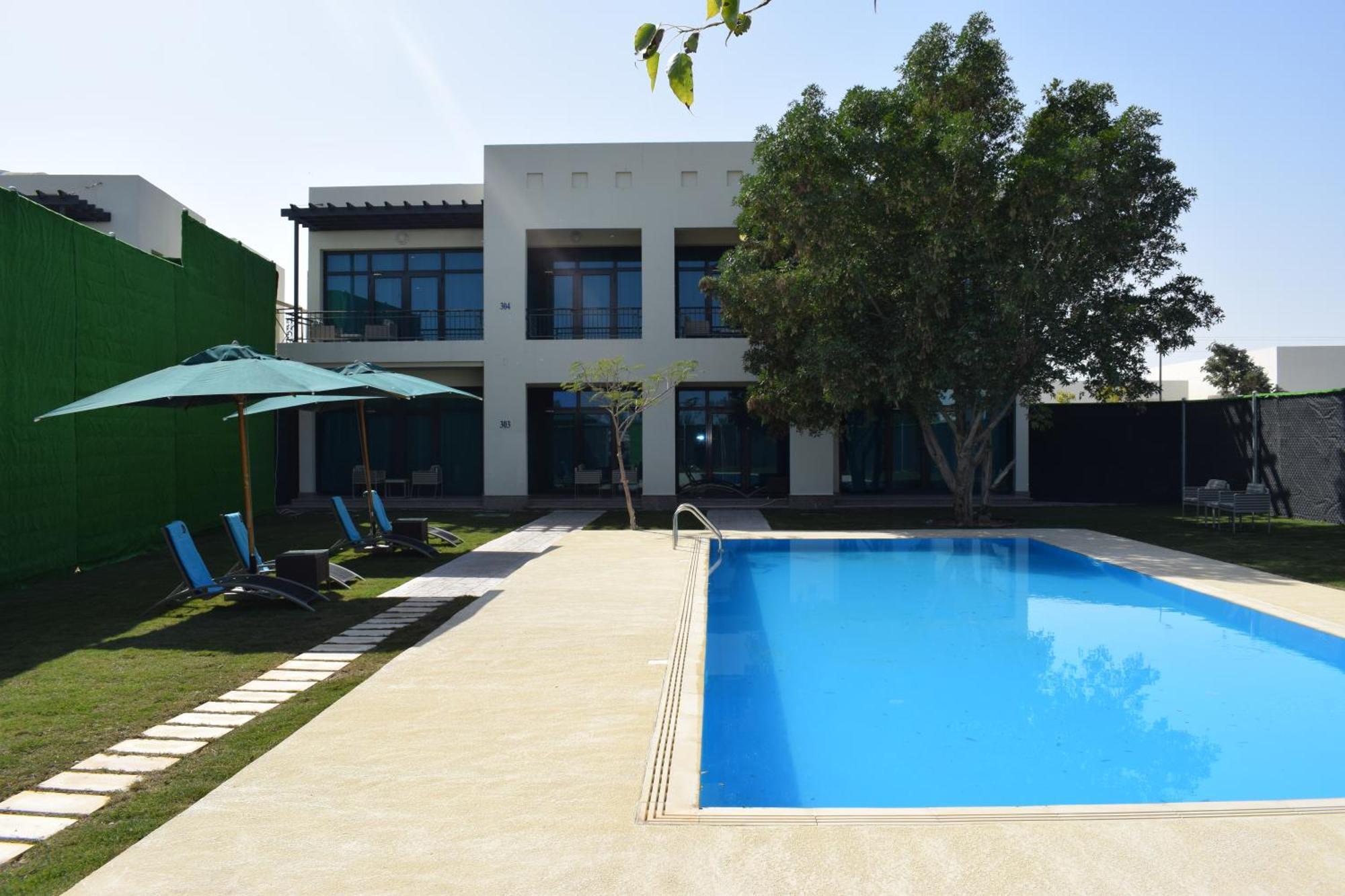 Retaj Salwa Resort & Spa Al Rayyan Exterior foto A villa in Al Reef