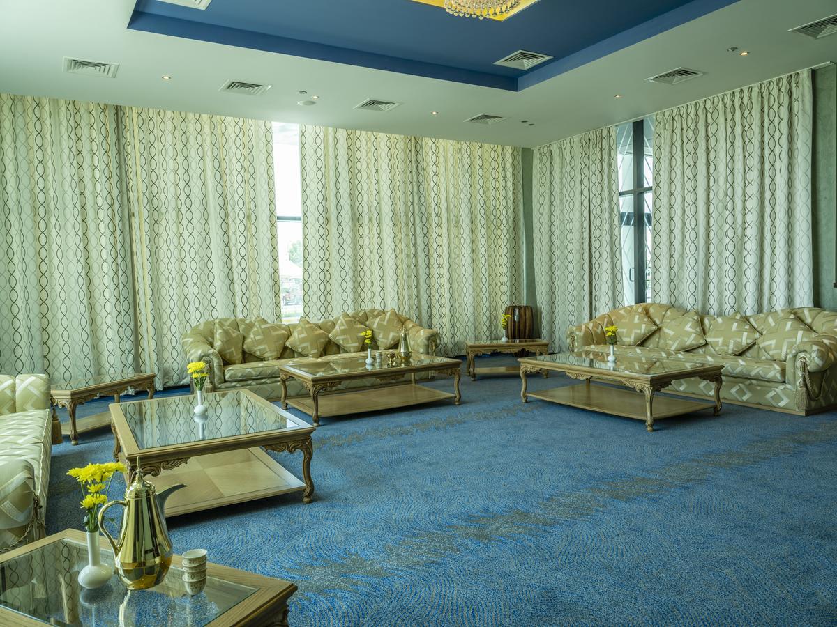 Retaj Salwa Resort & Spa Al Rayyan Exterior foto The lounge at the airport