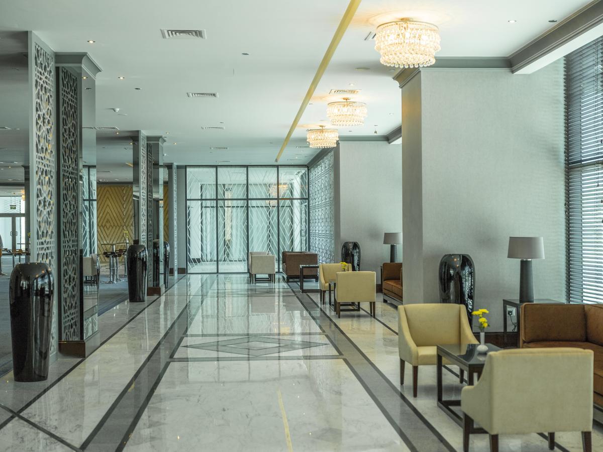 Retaj Salwa Resort & Spa Al Rayyan Exterior foto Lobby