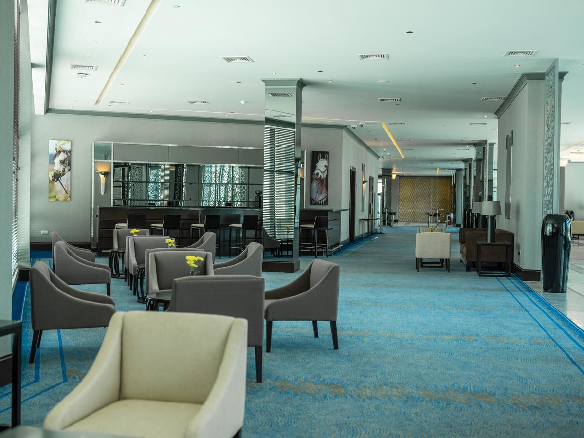 Retaj Salwa Resort & Spa Al Rayyan Exterior foto The lounge at the airport