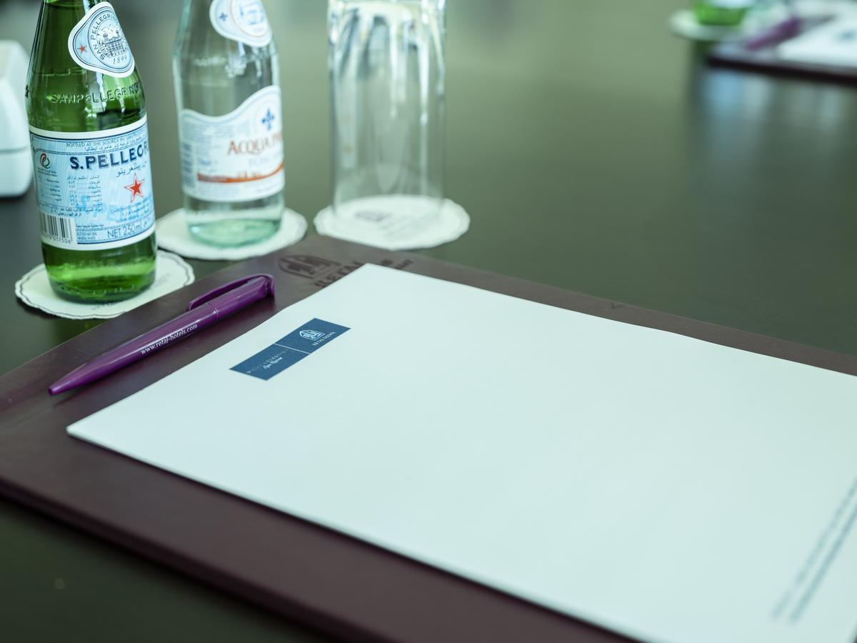 Retaj Salwa Resort & Spa Al Rayyan Exterior foto A meeting folder