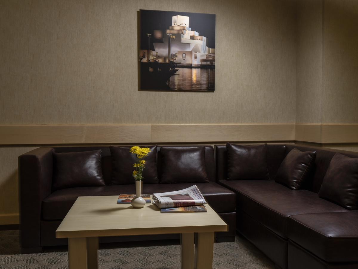 Retaj Salwa Resort & Spa Al Rayyan Exterior foto A lounge at the airport