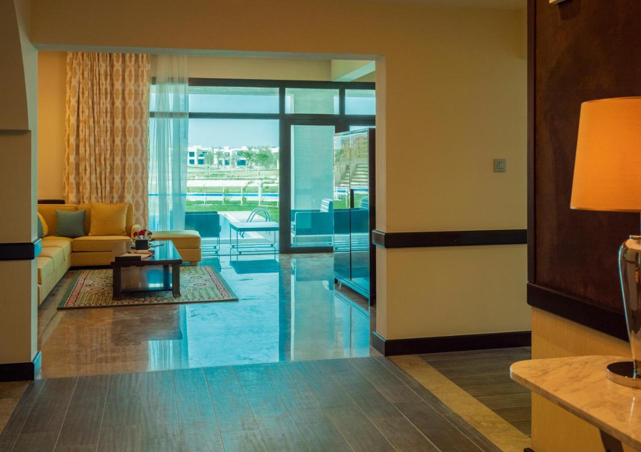 Retaj Salwa Resort & Spa Al Rayyan Exterior foto A suite at the Ritz-Carlton, DIFC