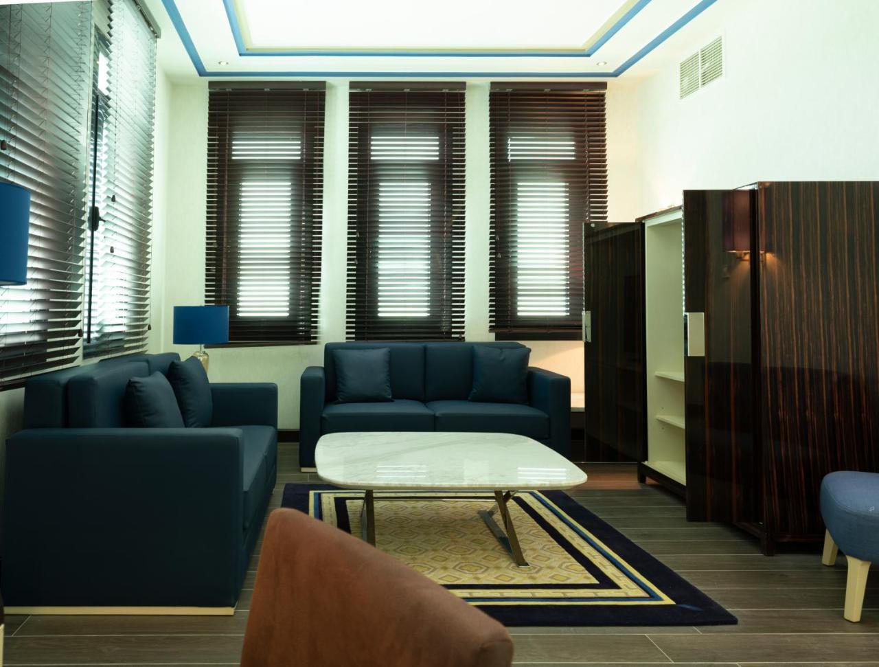 Retaj Salwa Resort & Spa Al Rayyan Exterior foto A room in the hotel