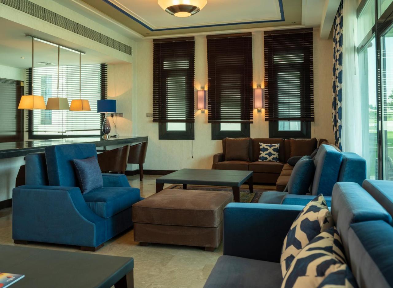 Retaj Salwa Resort & Spa Al Rayyan Exterior foto The Club at Changi Airport