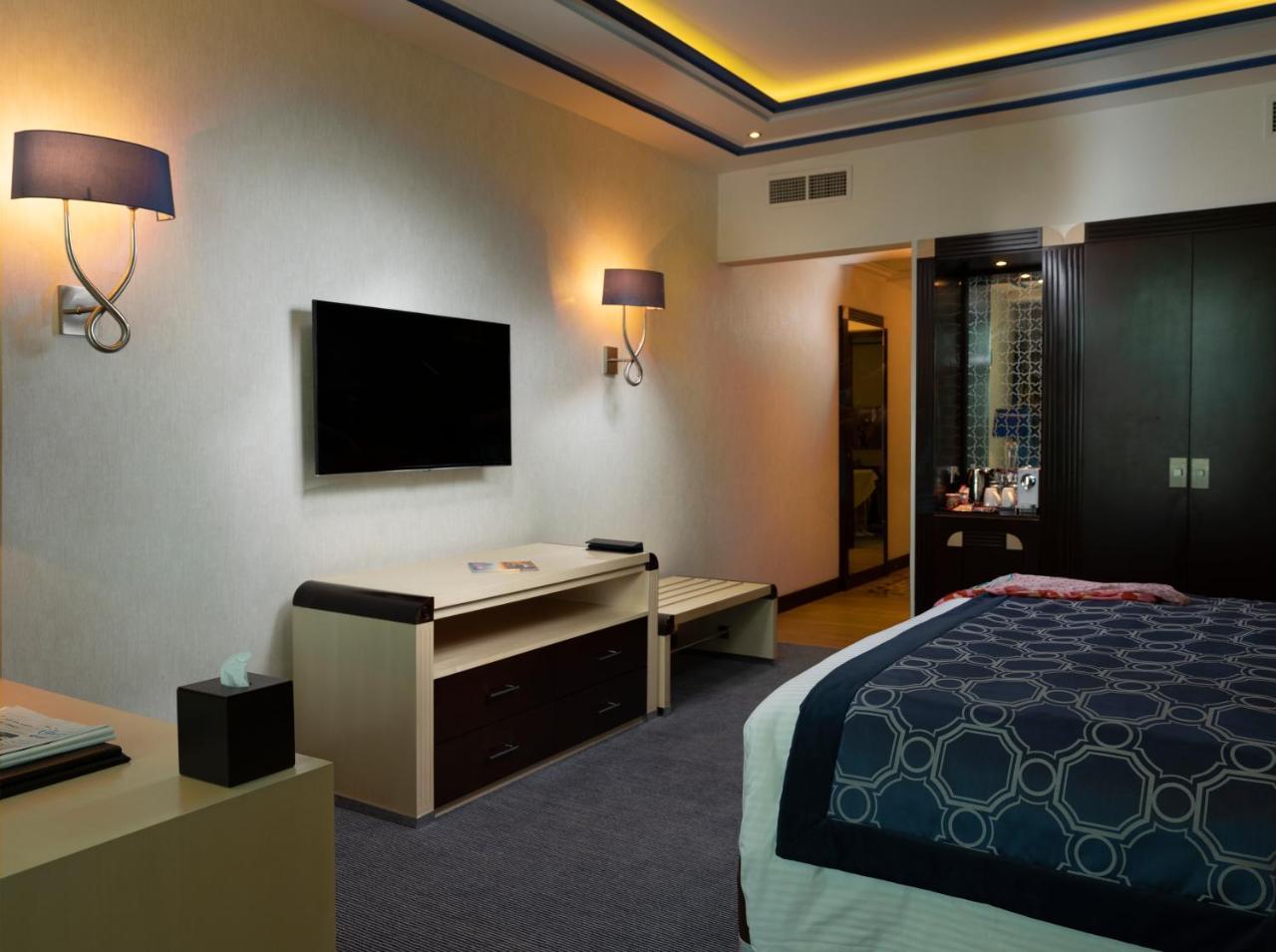 Retaj Salwa Resort & Spa Al Rayyan Exterior foto A room at the hotel