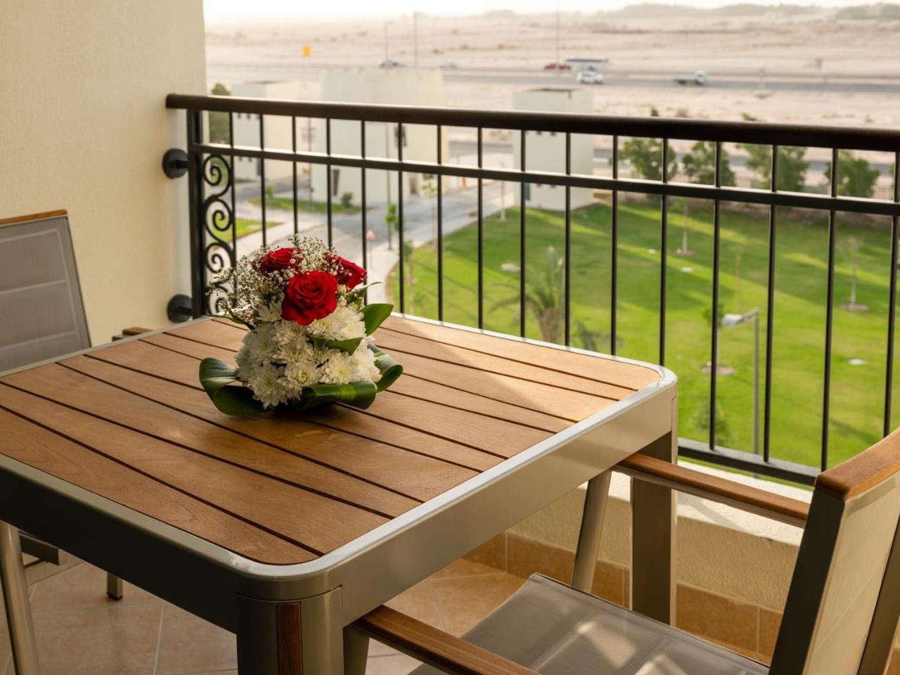 Retaj Salwa Resort & Spa Al Rayyan Exterior foto A balcony